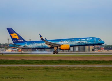 Icelandair Vatnajökull 757 Landing